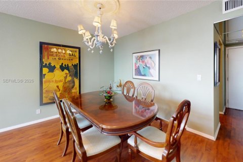 Condominio en venta en Hallandale Beach, Florida, 2 dormitorios, 130.06 m2 № 2036304 - foto 14