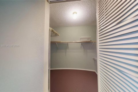 Condominio en venta en Hallandale Beach, Florida, 2 dormitorios, 130.06 m2 № 2036304 - foto 18