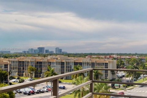 Condominio en venta en Hallandale Beach, Florida, 2 dormitorios, 130.06 m2 № 2036304 - foto 4