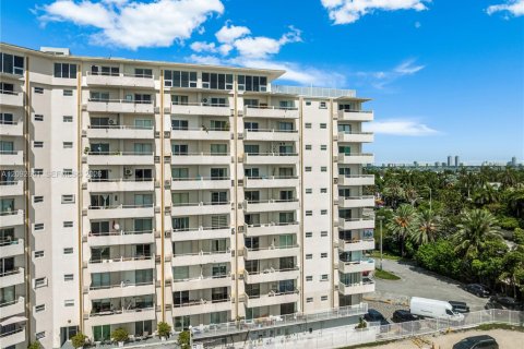 Copropriété à louer à North Bay Village, Floride: 1 chambre, 60.94 m2 № 2389662 - photo 4