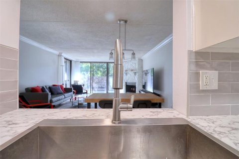 Condo in Clearwater, Florida, 2 bedrooms  № 1602881 - photo 9