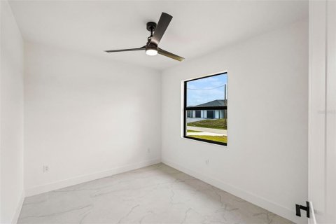 Commercial property in Lehigh Acres, Florida 6 bedrooms, 222.97 sq.m. № 2113558 - photo 21