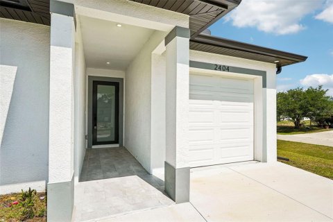 Commercial property in Lehigh Acres, Florida 6 bedrooms, 222.97 sq.m. № 2113558 - photo 3