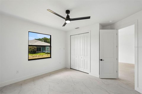 Commercial property in Lehigh Acres, Florida 6 bedrooms, 222.97 sq.m. № 2113558 - photo 12