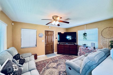 House in Saint Petersburg, Florida 2 bedrooms, 101.08 sq.m. № 1719723 - photo 13