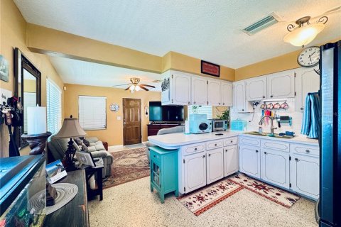 House in Saint Petersburg, Florida 2 bedrooms, 101.08 sq.m. № 1719723 - photo 8