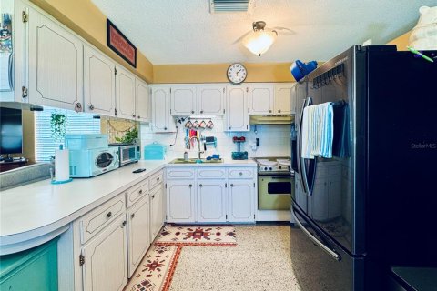 House in Saint Petersburg, Florida 2 bedrooms, 101.08 sq.m. № 1719723 - photo 7