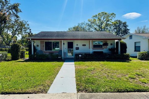 House in Saint Petersburg, Florida 2 bedrooms, 101.08 sq.m. № 1719723 - photo 2
