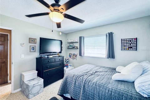 House in Saint Petersburg, Florida 2 bedrooms, 101.08 sq.m. № 1719723 - photo 15
