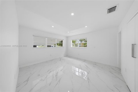 Villa ou maison à vendre à Miami, Floride: 3 chambres, 115.94 m2 № 2315946 - photo 19