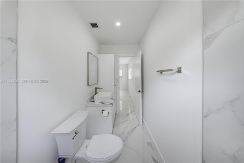 Villa ou maison à vendre à Miami, Floride: 3 chambres, 115.94 m2 № 2315946 - photo 22