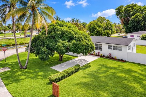 Villa ou maison à Miami, Floride 3 chambres, 115.94 m2 № 2315946