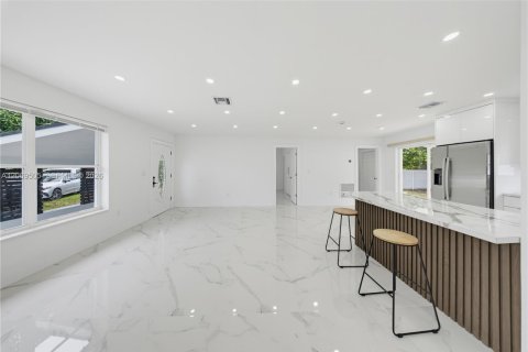 Villa ou maison à vendre à Miami, Floride: 3 chambres, 115.94 m2 № 2315946 - photo 15