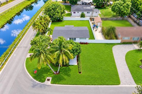 Villa ou maison à vendre à Miami, Floride: 3 chambres, 115.94 m2 № 2315946 - photo 5