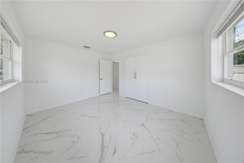 Villa ou maison à vendre à Miami, Floride: 3 chambres, 115.94 m2 № 2315946 - photo 24