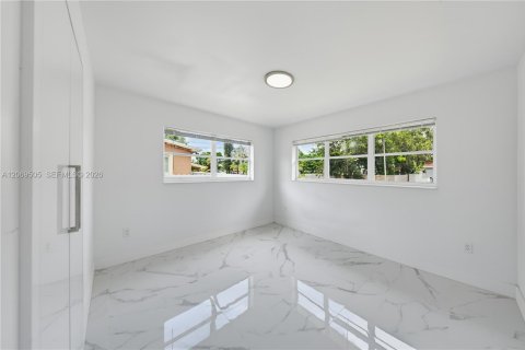 Villa ou maison à vendre à Miami, Floride: 3 chambres, 115.94 m2 № 2315946 - photo 23