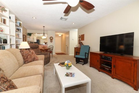 Condo in Altamonte Springs, Florida, 2 bedrooms  № 1681027 - photo 21