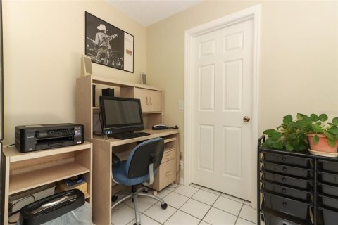Condo in Altamonte Springs, Florida, 2 bedrooms  № 1681027 - photo 11