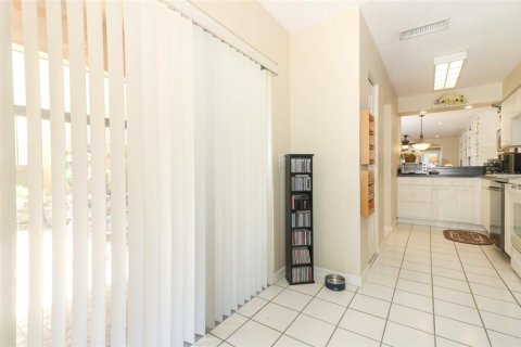 Condo in Altamonte Springs, Florida, 2 bedrooms  № 1681027 - photo 14