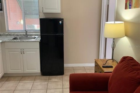 Condo in Kissimmee, Florida, 1 bedroom  № 1912326 - photo 4