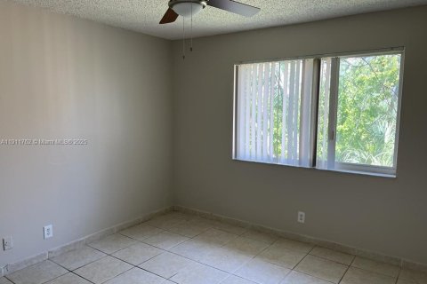 Copropriété à louer à Pompano Beach, Floride: 2 chambres, 98.2 m2 № 1967596 - photo 7