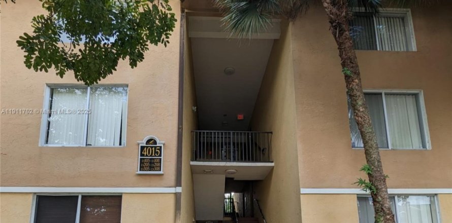 Condo à Pompano Beach, Floride, 2 chambres  № 1967596