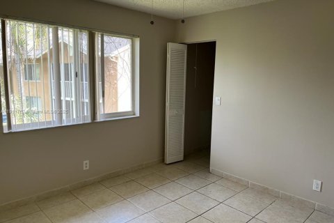 Copropriété à louer à Pompano Beach, Floride: 2 chambres, 98.2 m2 № 1967596 - photo 9