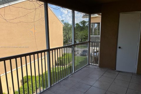 Copropriété à louer à Pompano Beach, Floride: 2 chambres, 98.2 m2 № 1967596 - photo 12