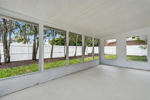 House in Tarpon Springs, Florida 4 bedrooms, 215.53 sq.m. № 1898839 - photo 29