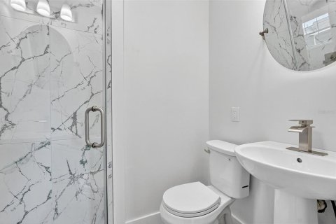 House in Tarpon Springs, Florida 4 bedrooms, 215.53 sq.m. № 1898839 - photo 28