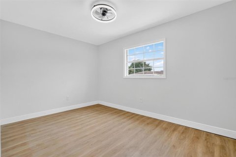 House in Tarpon Springs, Florida 4 bedrooms, 215.53 sq.m. № 1898839 - photo 18