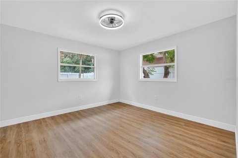 House in Tarpon Springs, Florida 4 bedrooms, 215.53 sq.m. № 1898839 - photo 22