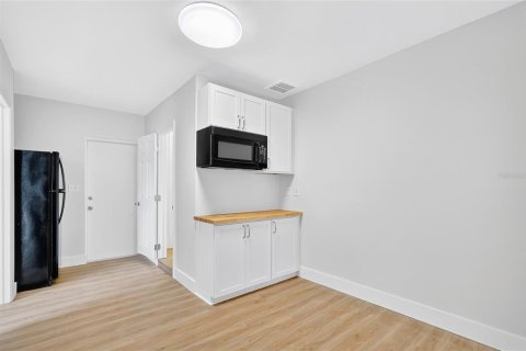 House in Tarpon Springs, Florida 4 bedrooms, 215.53 sq.m. № 1898839 - photo 26