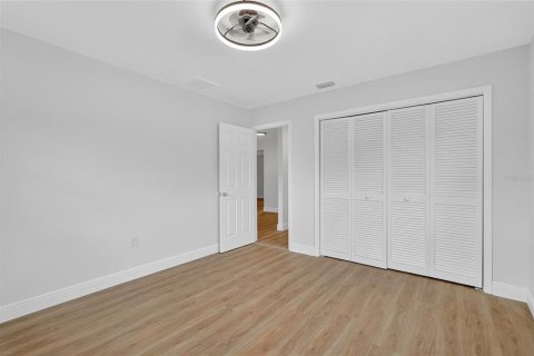 House in Tarpon Springs, Florida 4 bedrooms, 215.53 sq.m. № 1898839 - photo 19