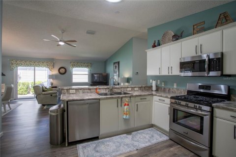 House in The Villages, Florida 2 bedrooms, 107.77 sq.m. № 2214771 - photo 4