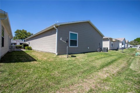House in The Villages, Florida 2 bedrooms, 107.77 sq.m. № 2214771 - photo 22