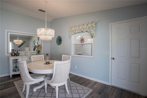 House in The Villages, Florida 2 bedrooms, 107.77 sq.m. № 2214771 - photo 2