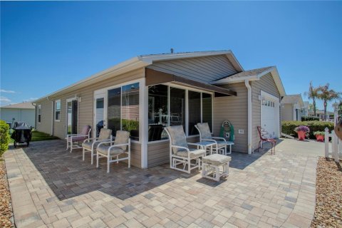 House in The Villages, Florida 2 bedrooms, 107.77 sq.m. № 2214771 - photo 16