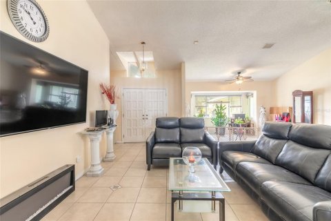 Villa ou maison à vendre à Palm Coast, Floride: 3 chambres, 178.56 m2 № 2137178 - photo 4