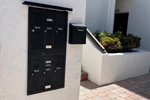 Copropriété à louer à Sarasota, Floride: 3 chambres, 147.53 m2 № 2167081 - photo 2