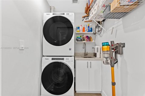 Villa ou maison à vendre à Palmetto Bay, Floride: 4 chambres, 224.08 m2 № 2009367 - photo 23