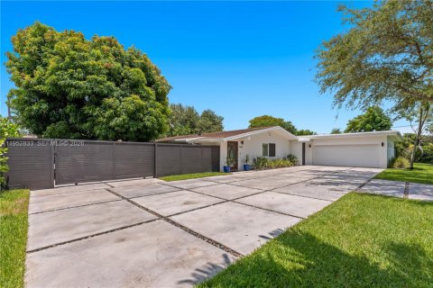 Villa ou maison à vendre à Palmetto Bay, Floride: 4 chambres, 224.08 m2 № 2009367 - photo 3