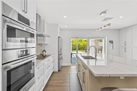 Villa ou maison à vendre à Palmetto Bay, Floride: 4 chambres, 224.08 m2 № 2009367 - photo 14