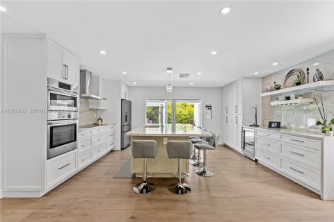 Villa ou maison à vendre à Palmetto Bay, Floride: 4 chambres, 224.08 m2 № 2009367 - photo 10