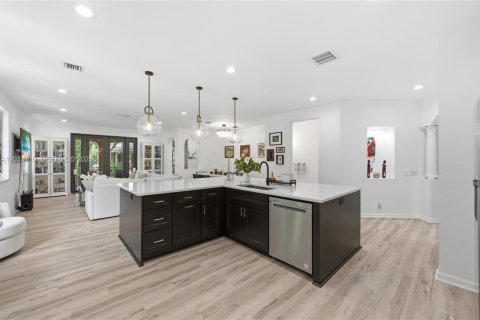 Condo in Weston, Florida, 4 bedrooms № 2263191 - photo 4