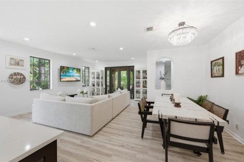 Condo in Weston, Florida, 4 bedrooms № 2263191 - photo 9