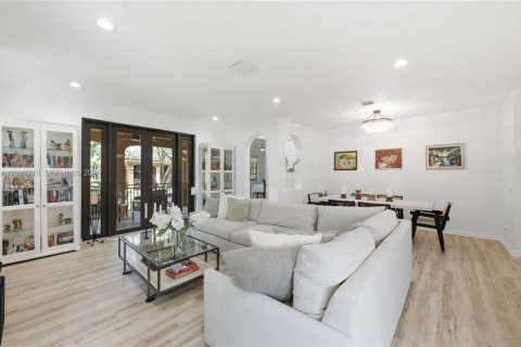 Condo in Weston, Florida, 4 bedrooms № 2263191 - photo 7