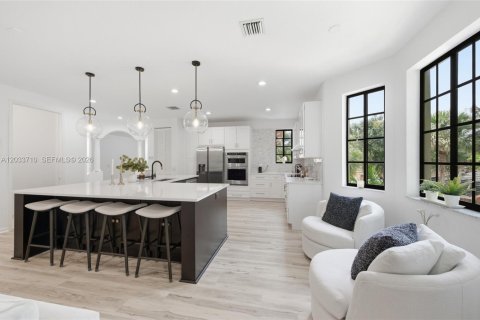 Condo in Weston, Florida, 4 bedrooms № 2263191 - photo 3