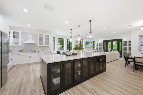 Condo in Weston, Florida, 4 bedrooms № 2263191 - photo 5