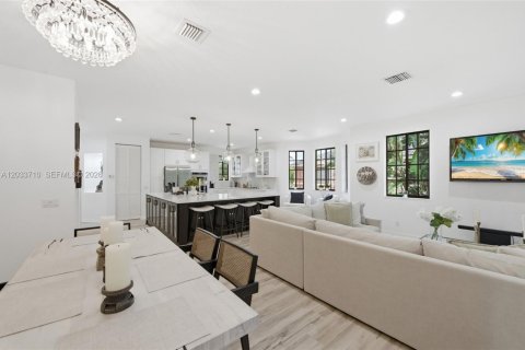 Condo in Weston, Florida, 4 bedrooms № 2263191 - photo 8